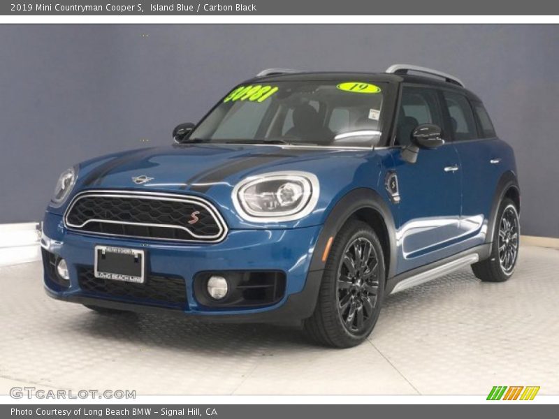 Front 3/4 View of 2019 Countryman Cooper S