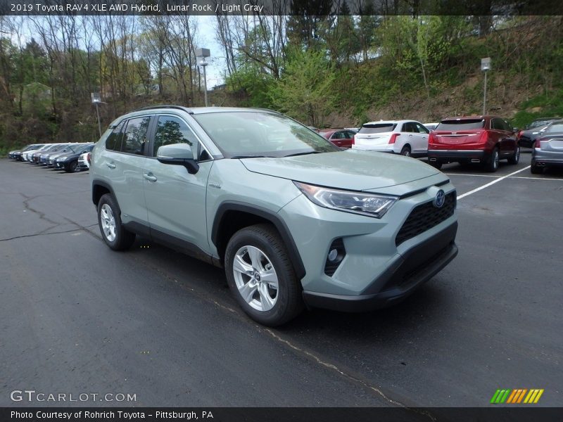 Front 3/4 View of 2019 RAV4 XLE AWD Hybrid