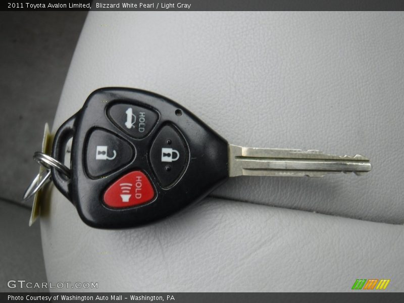 Blizzard White Pearl / Light Gray 2011 Toyota Avalon Limited