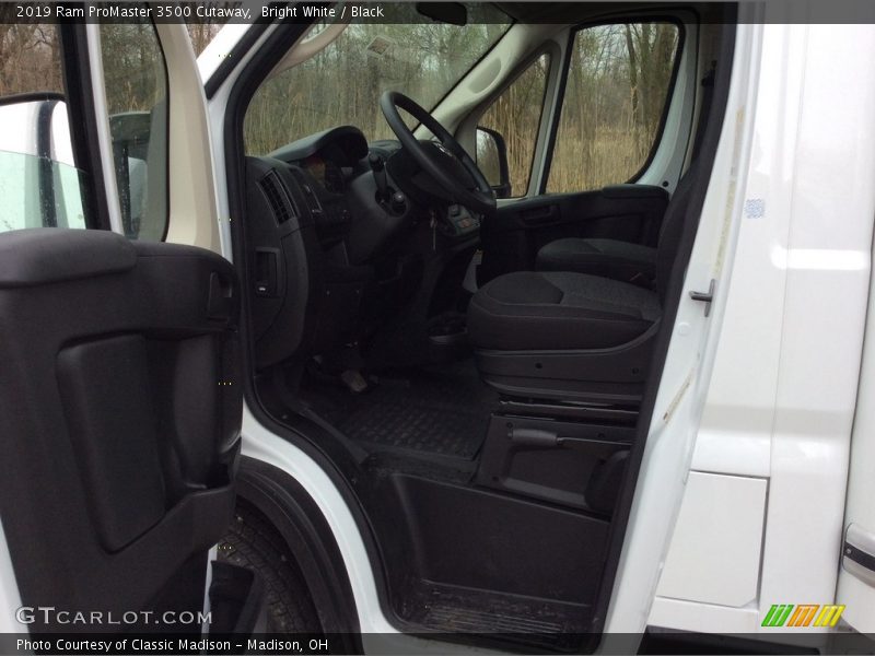 Bright White / Black 2019 Ram ProMaster 3500 Cutaway