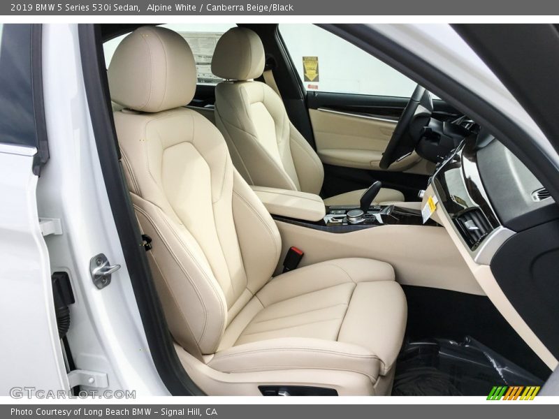 Front Seat of 2019 5 Series 530i Sedan