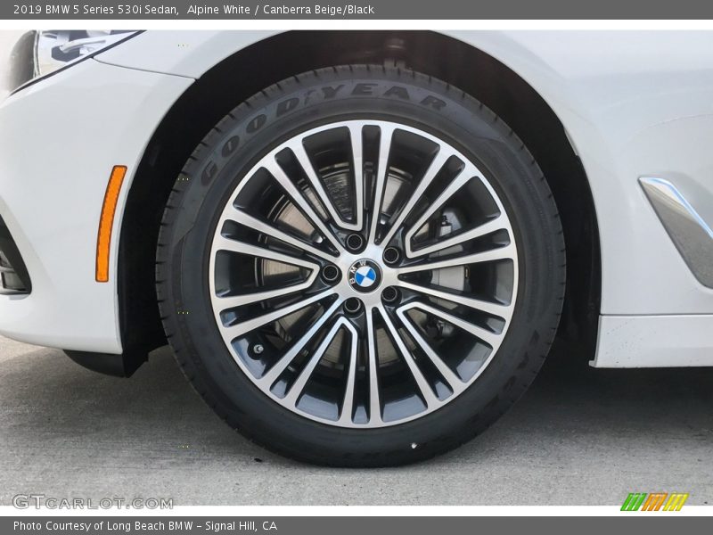 Alpine White / Canberra Beige/Black 2019 BMW 5 Series 530i Sedan