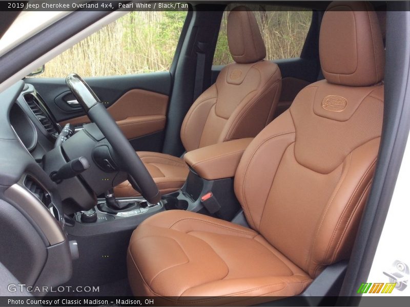 Front Seat of 2019 Cherokee Overland 4x4