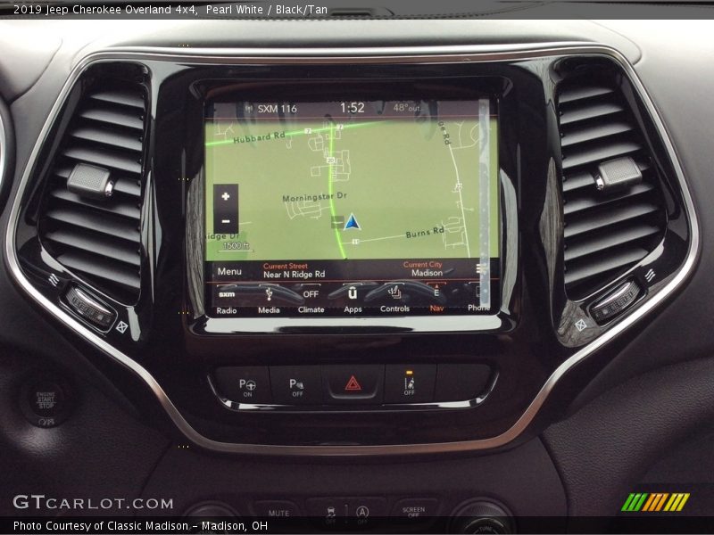 Pearl White / Black/Tan 2019 Jeep Cherokee Overland 4x4