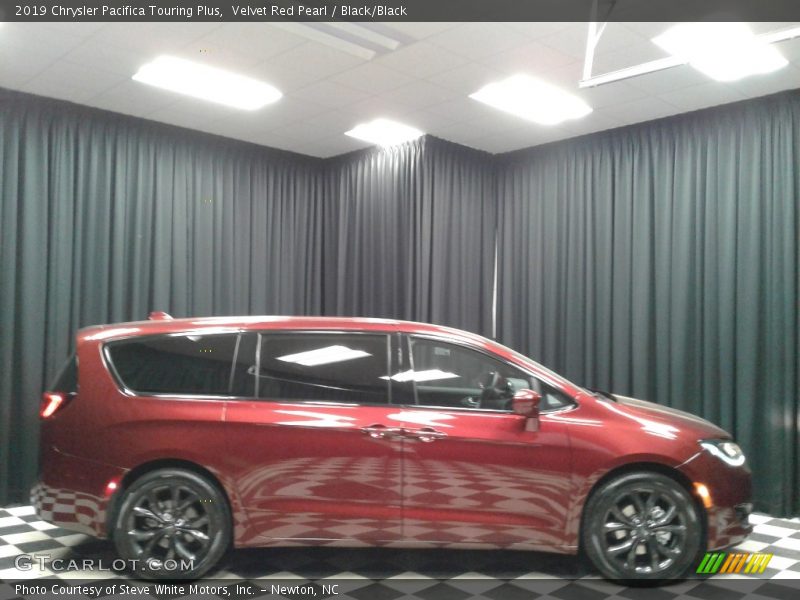 Velvet Red Pearl / Black/Black 2019 Chrysler Pacifica Touring Plus