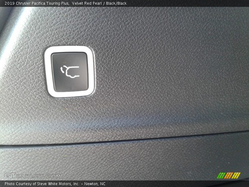 Velvet Red Pearl / Black/Black 2019 Chrysler Pacifica Touring Plus