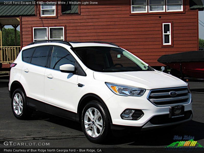 Oxford White / Medium Light Stone 2018 Ford Escape SE 4WD