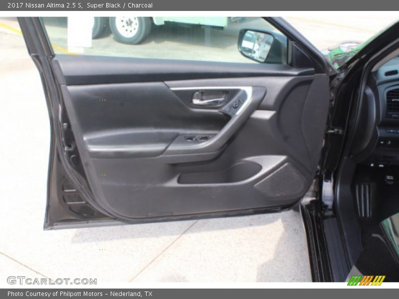 Super Black / Charcoal 2017 Nissan Altima 2.5 S