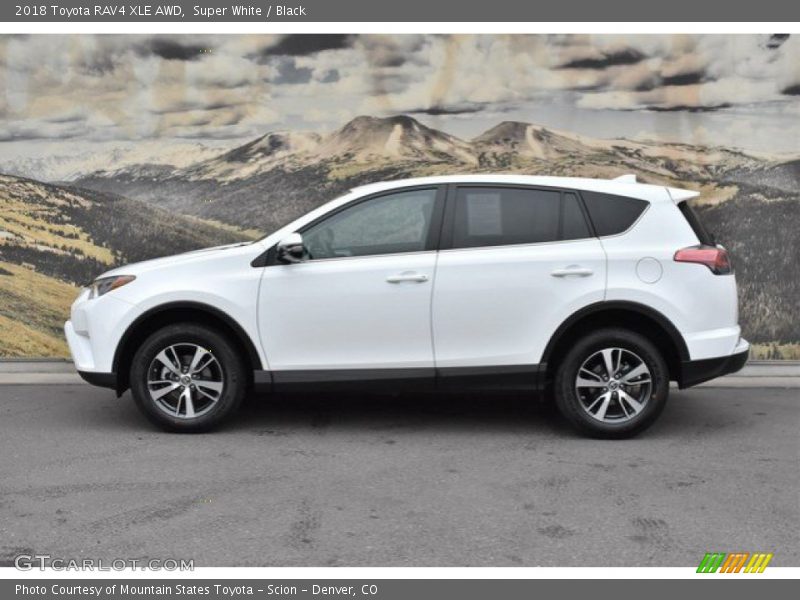 Super White / Black 2018 Toyota RAV4 XLE AWD