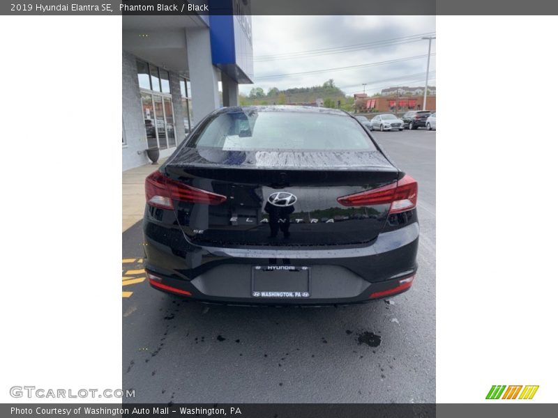Phantom Black / Black 2019 Hyundai Elantra SE