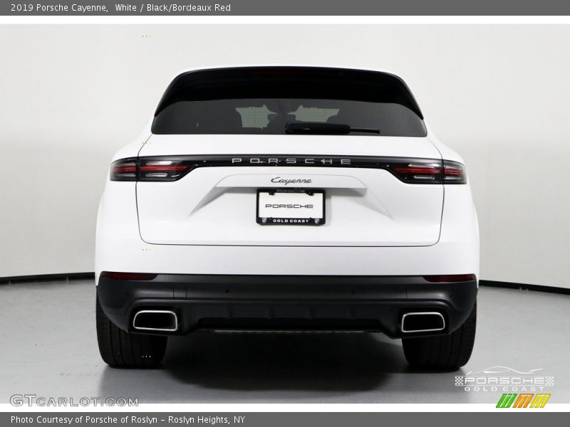 White / Black/Bordeaux Red 2019 Porsche Cayenne