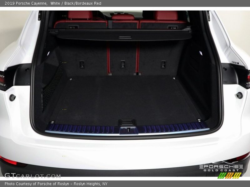 White / Black/Bordeaux Red 2019 Porsche Cayenne