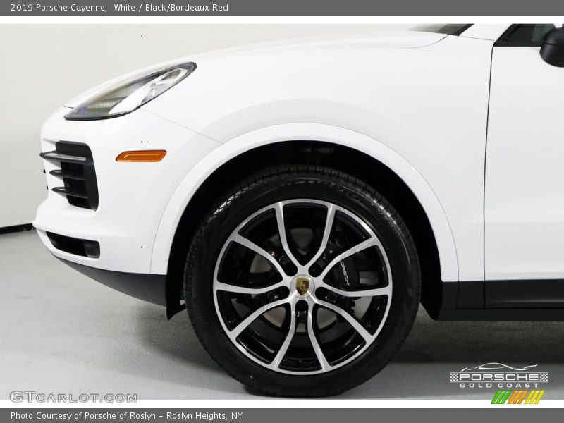White / Black/Bordeaux Red 2019 Porsche Cayenne