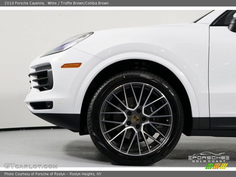 White / Truffle Brown/Cohiba Brown 2019 Porsche Cayenne