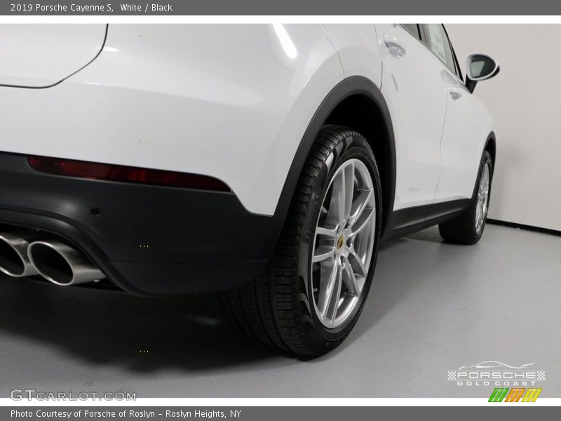 White / Black 2019 Porsche Cayenne S