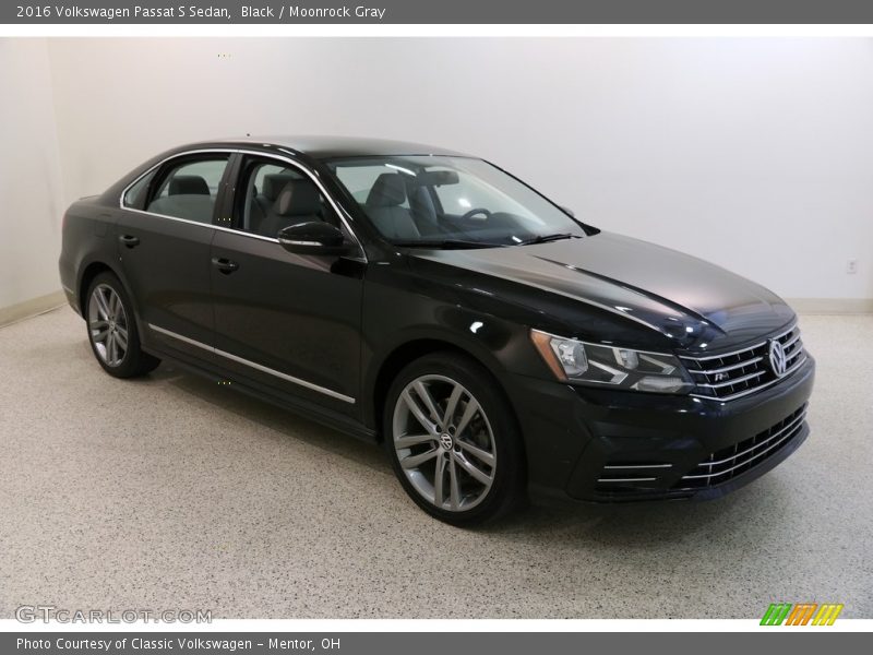 Black / Moonrock Gray 2016 Volkswagen Passat S Sedan