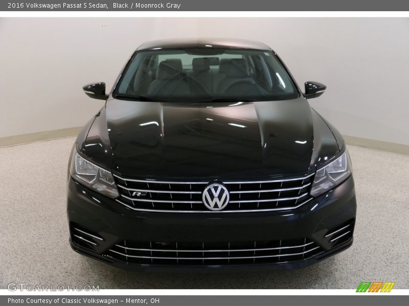 Black / Moonrock Gray 2016 Volkswagen Passat S Sedan