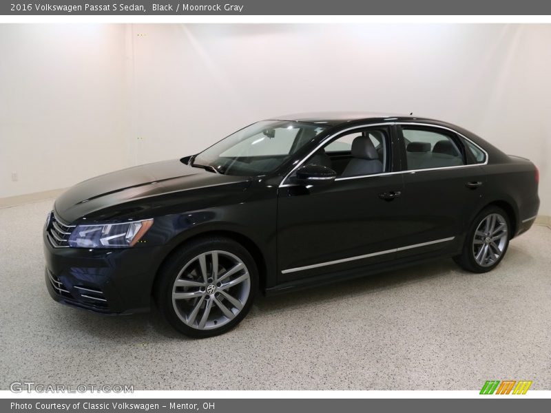 Black / Moonrock Gray 2016 Volkswagen Passat S Sedan