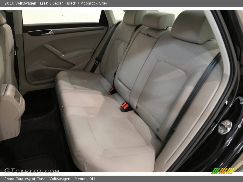 Black / Moonrock Gray 2016 Volkswagen Passat S Sedan