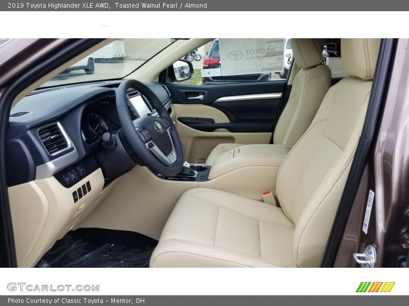  2019 Highlander XLE AWD Almond Interior