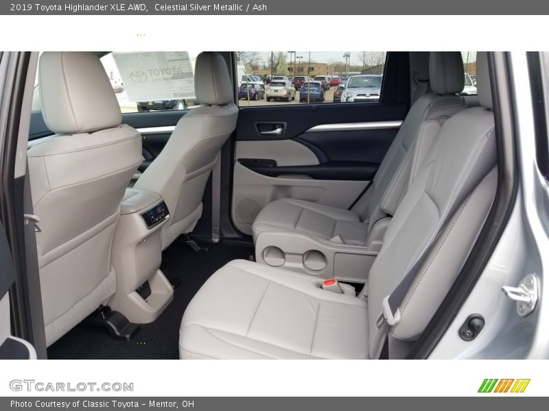 Celestial Silver Metallic / Ash 2019 Toyota Highlander XLE AWD