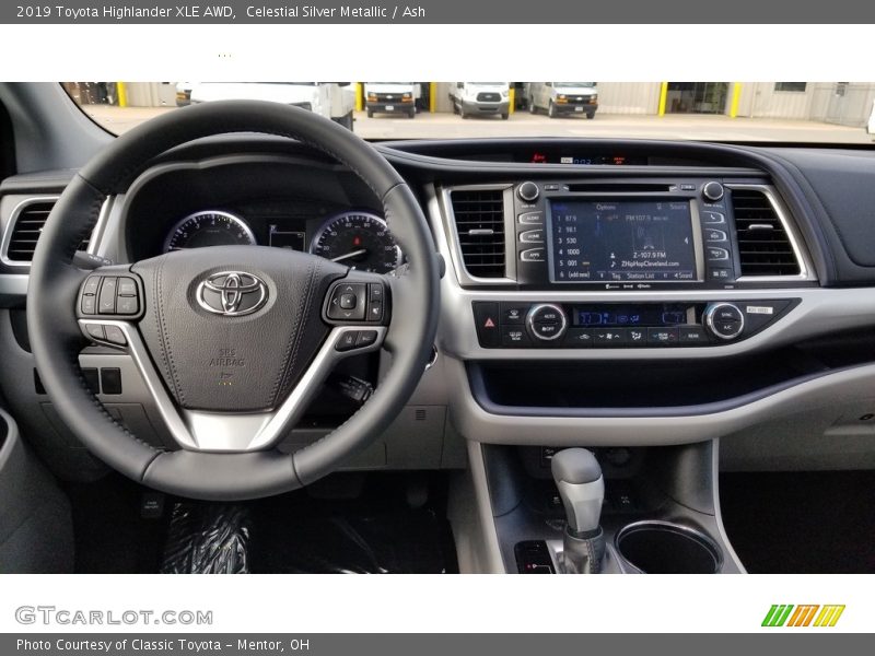 Celestial Silver Metallic / Ash 2019 Toyota Highlander XLE AWD