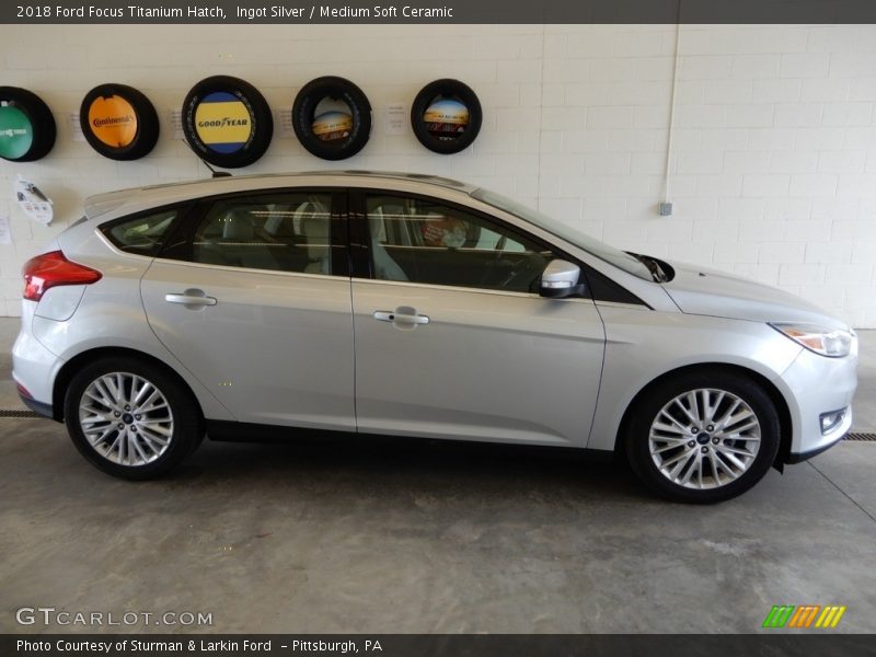 Ingot Silver / Medium Soft Ceramic 2018 Ford Focus Titanium Hatch