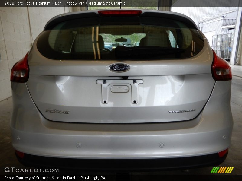 Ingot Silver / Medium Soft Ceramic 2018 Ford Focus Titanium Hatch