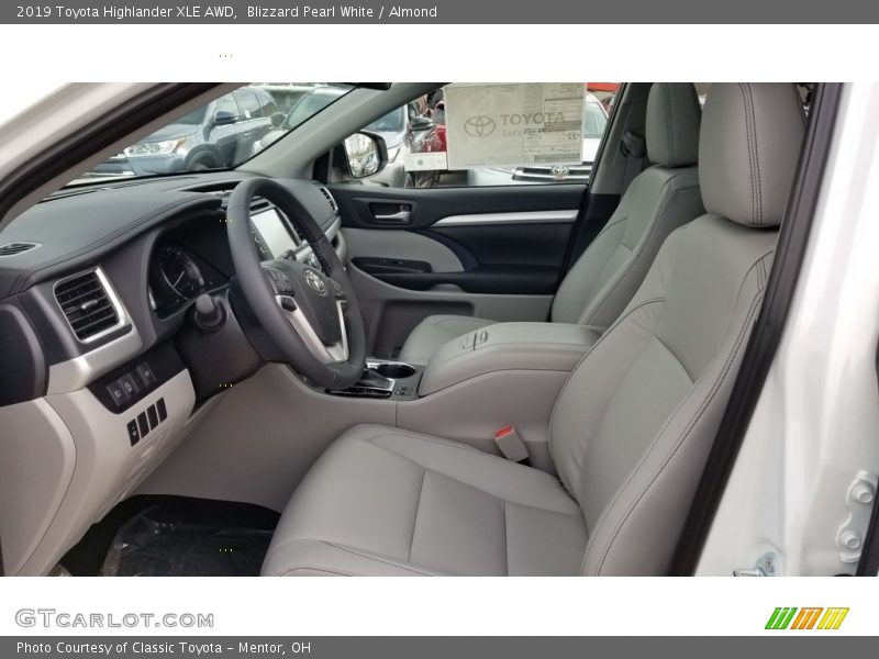 Blizzard Pearl White / Almond 2019 Toyota Highlander XLE AWD