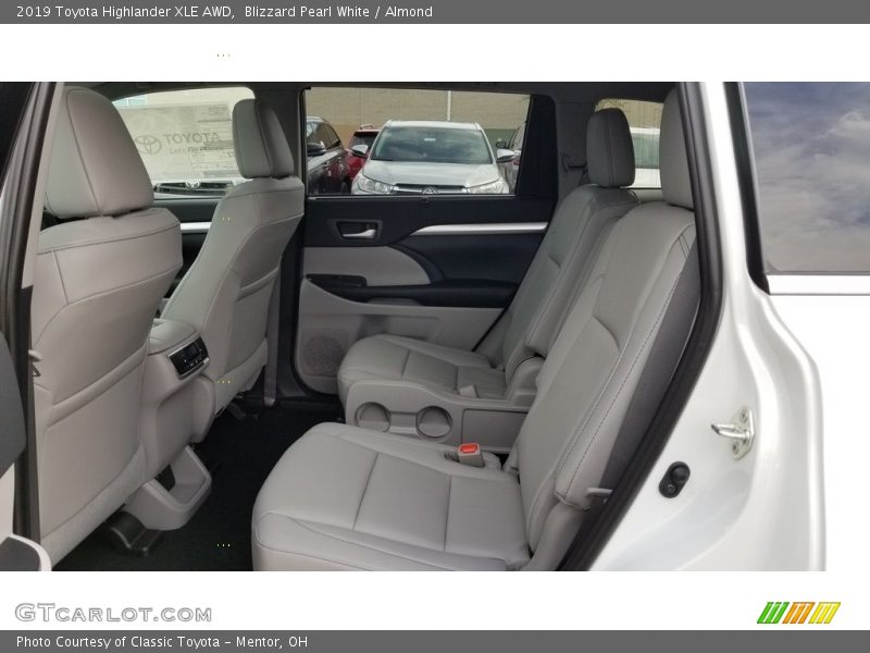 Blizzard Pearl White / Almond 2019 Toyota Highlander XLE AWD