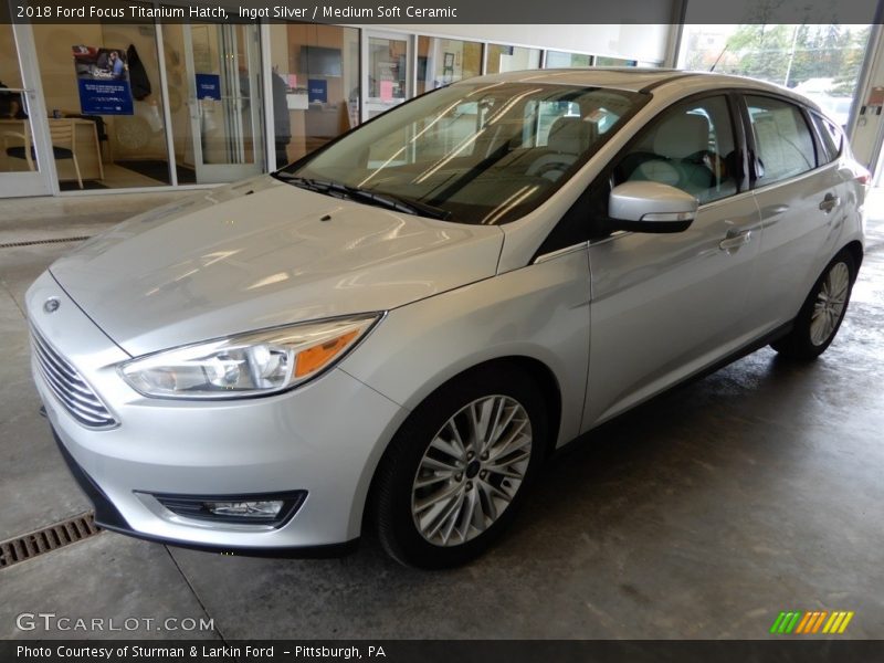 Ingot Silver / Medium Soft Ceramic 2018 Ford Focus Titanium Hatch