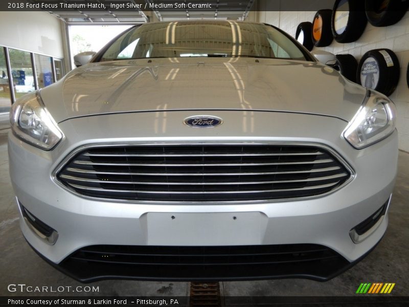 Ingot Silver / Medium Soft Ceramic 2018 Ford Focus Titanium Hatch