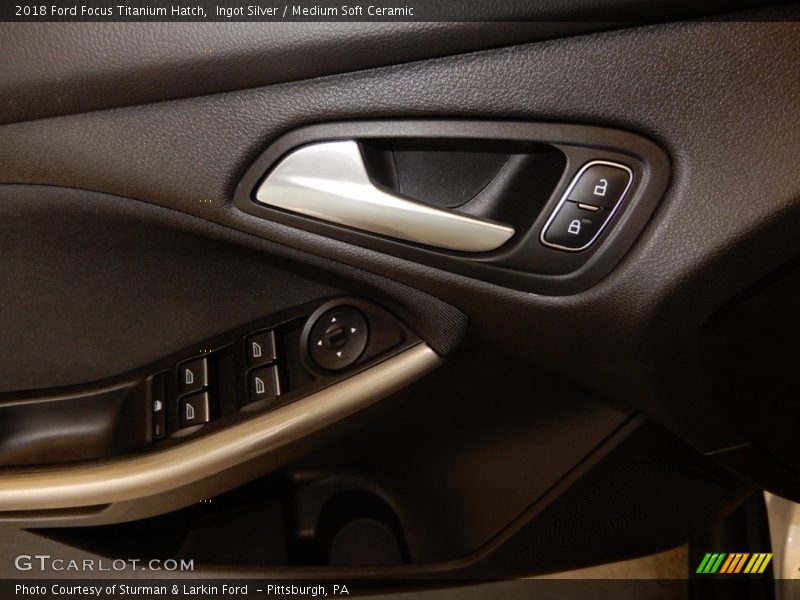Ingot Silver / Medium Soft Ceramic 2018 Ford Focus Titanium Hatch