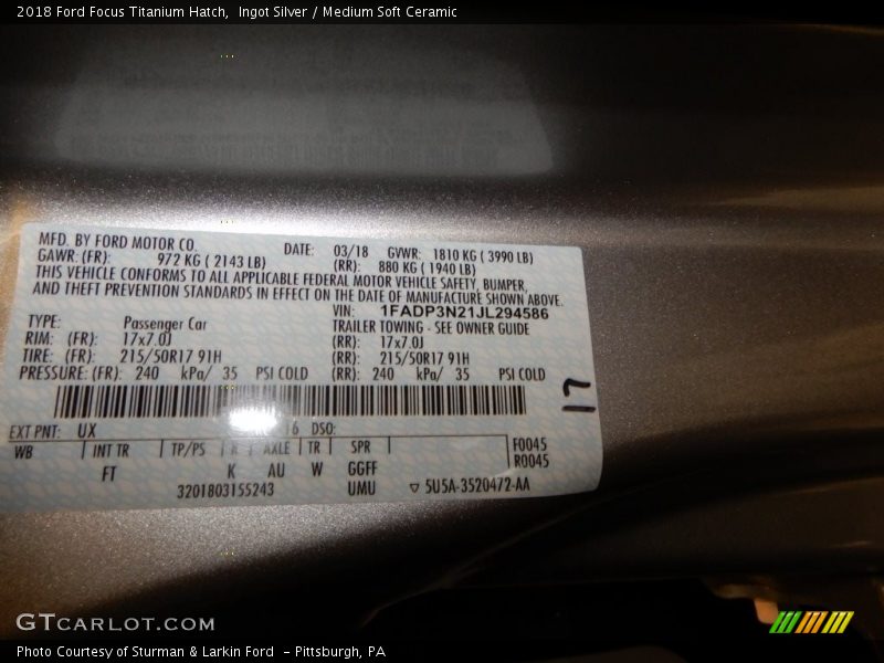 Ingot Silver / Medium Soft Ceramic 2018 Ford Focus Titanium Hatch