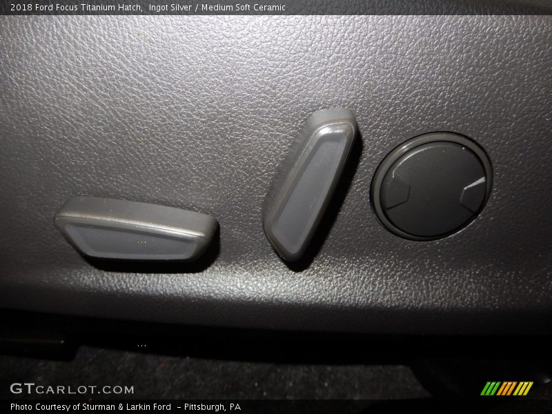 Ingot Silver / Medium Soft Ceramic 2018 Ford Focus Titanium Hatch