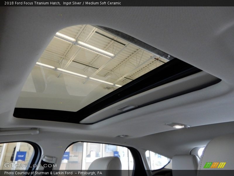 Ingot Silver / Medium Soft Ceramic 2018 Ford Focus Titanium Hatch