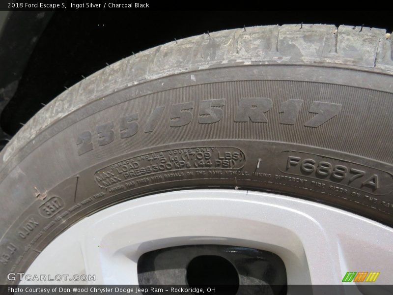 Ingot Silver / Charcoal Black 2018 Ford Escape S