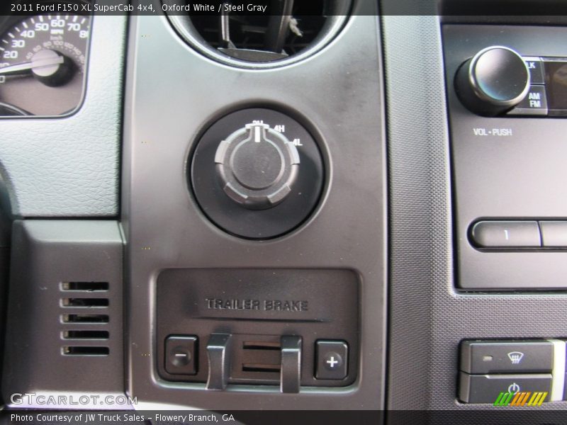 Oxford White / Steel Gray 2011 Ford F150 XL SuperCab 4x4