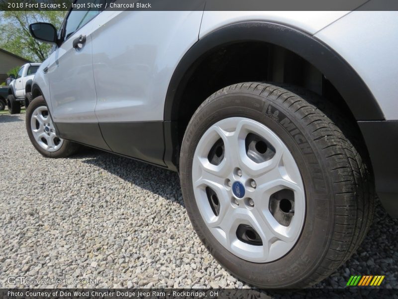 Ingot Silver / Charcoal Black 2018 Ford Escape S
