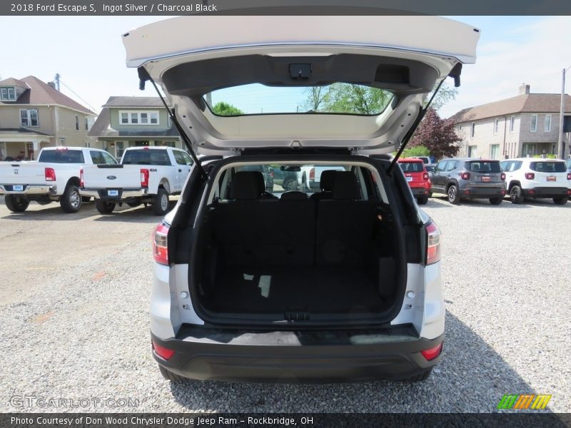 Ingot Silver / Charcoal Black 2018 Ford Escape S