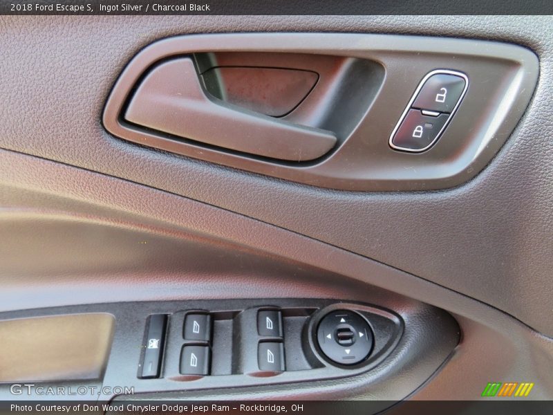 Ingot Silver / Charcoal Black 2018 Ford Escape S