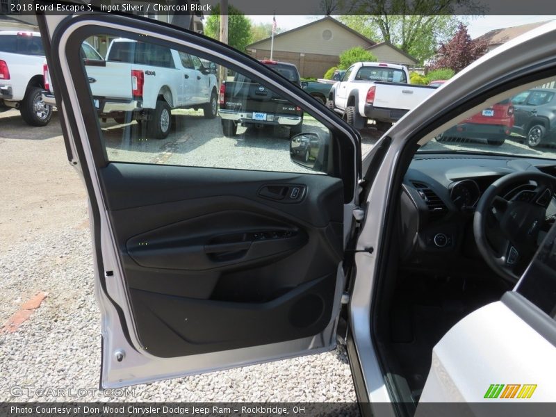 Ingot Silver / Charcoal Black 2018 Ford Escape S