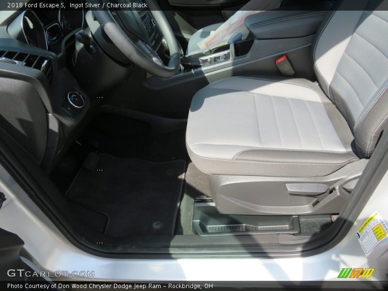 Ingot Silver / Charcoal Black 2018 Ford Escape S