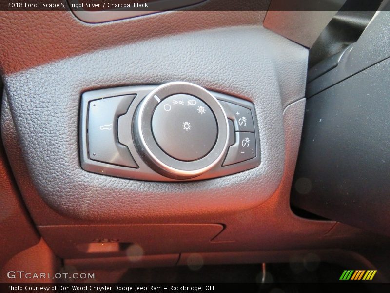 Ingot Silver / Charcoal Black 2018 Ford Escape S