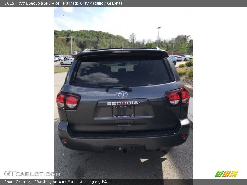 Magnetic Gray Metallic / Graphite 2019 Toyota Sequoia SR5 4x4