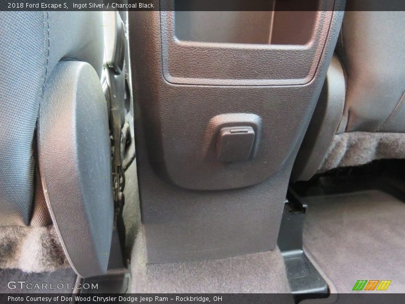 Ingot Silver / Charcoal Black 2018 Ford Escape S