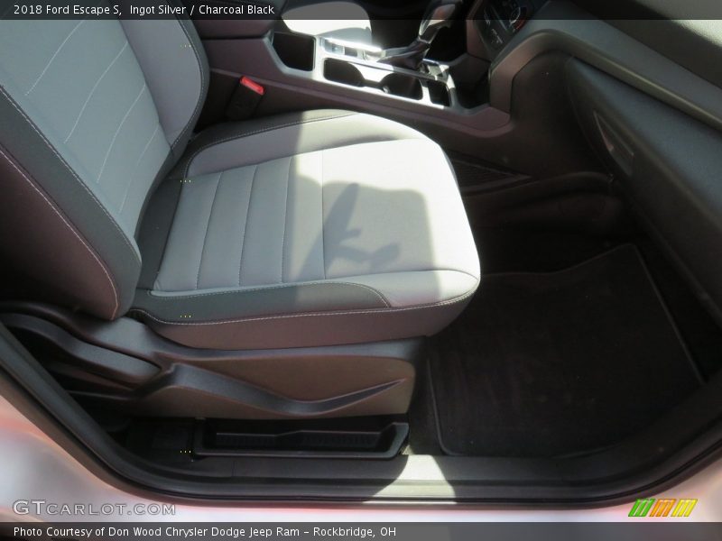 Ingot Silver / Charcoal Black 2018 Ford Escape S