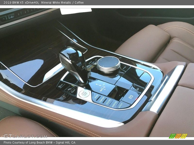 Mineral White Metallic / Coffee 2019 BMW X5 xDrive40i