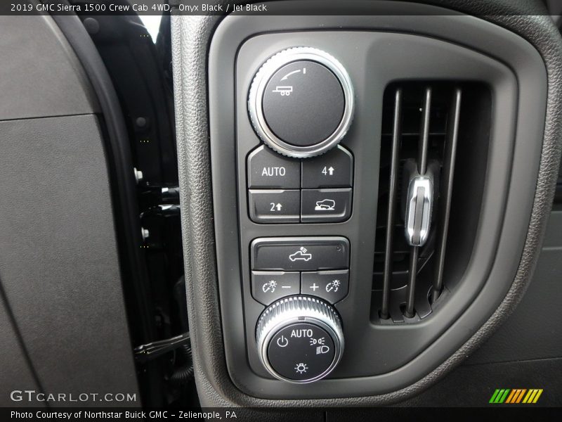 Onyx Black / Jet Black 2019 GMC Sierra 1500 Crew Cab 4WD