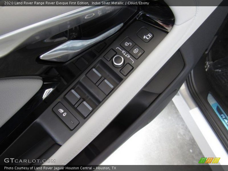 Controls of 2020 Range Rover Evoque First Edition